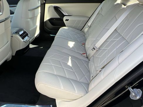 New 2025 BMW i7 eDrive50 w/ Executive Package image 22