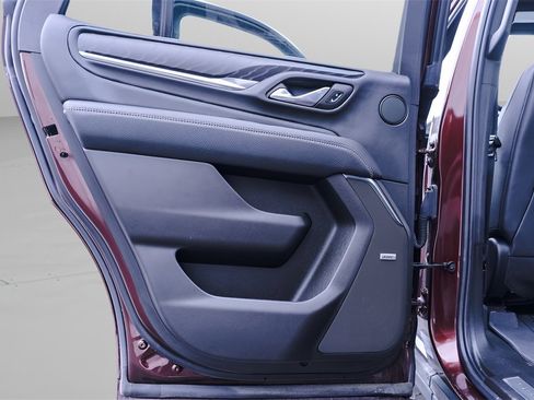 Used 2023 GMC Yukon Denali w/ Denali Reserve Package image 28