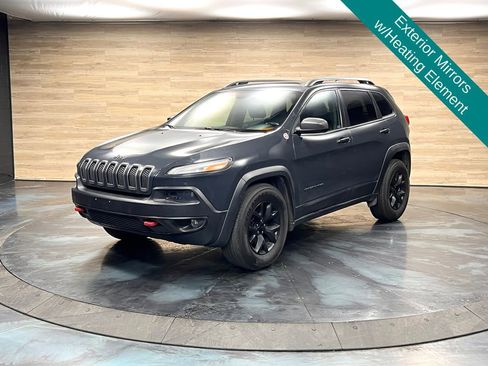 Used 2016 Jeep Cherokee Trailhawk w/ Cold Weather Group image 5