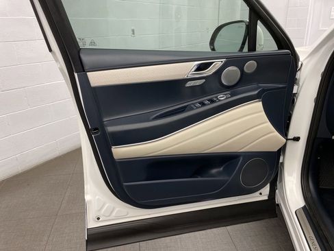 Used 2025 Genesis GV80 3.5T Prestige image 23