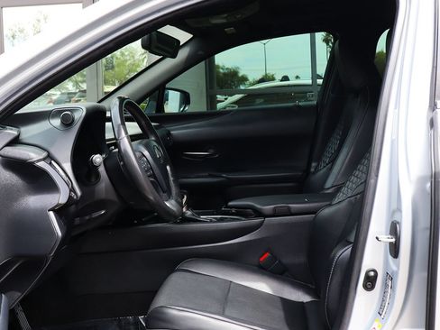 Used 2019 Lexus UX 200 w/ Premium Package FWD image 38