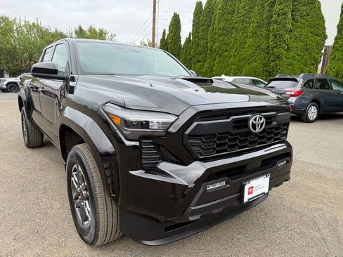 Certified 2024 Toyota Tacoma TRD Sport AWD/4WD image 2