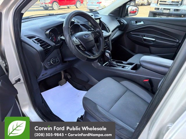 Used 2018 Ford Escape SE w/ SE Sync 3 Package AWD/4WD image 13