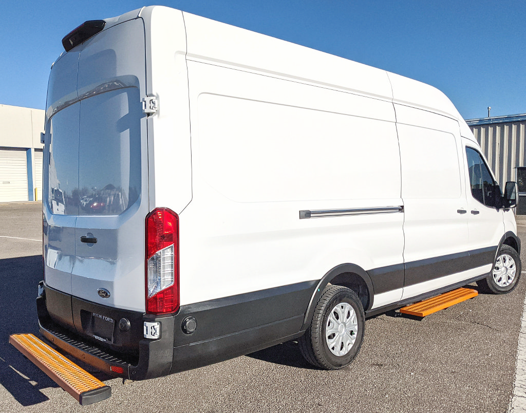 Used 2023 Ford E-Transit 148 High Roof Extended w/ Interior Upgrade Package RWD image 3