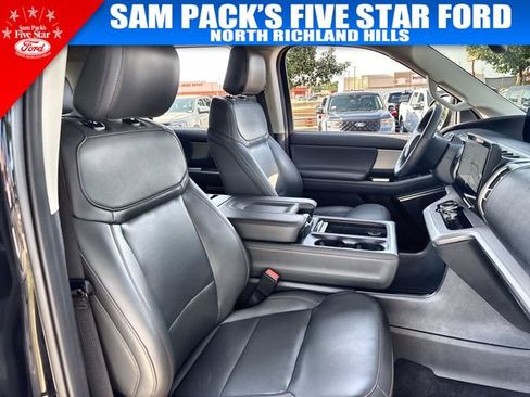 Used 2025 Ford Expedition Active RWD image 35