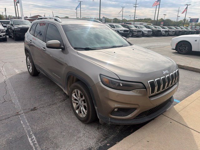 Used 2019 Jeep Cherokee Latitude w/ Popular Appearance Group AWD/4WD image 9