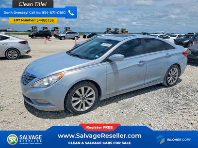Used 2013 Hyundai Sonata SE w/ Navigation & Sunroof Pkg