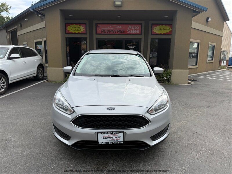 Used 2018 Ford Focus SE FWD image 2