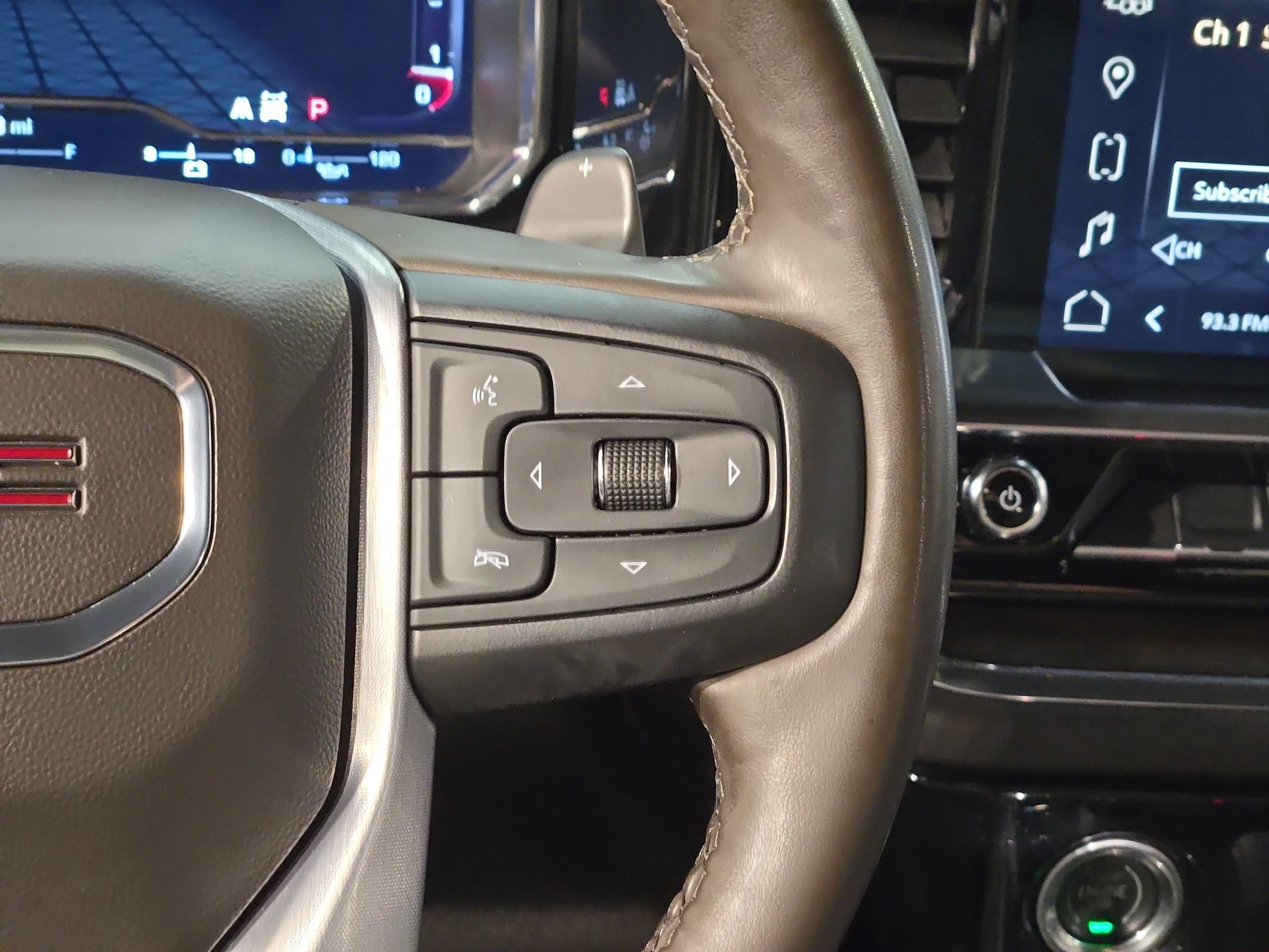 Used 2023 GMC Sierra 1500 SLT w/ SLT Convenience Package AWD/4WD image 28