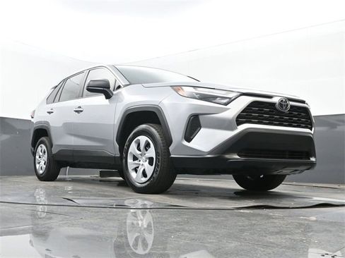 Used 2023 Toyota RAV4 LE image 23