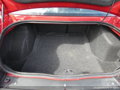 Used 2011 Dodge Challenger SE image 15