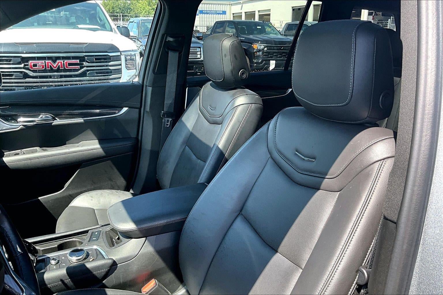 Used 2024 Cadillac XT6 Sport w/ Technology Package AWD/4WD image 23