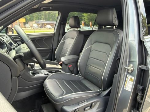 Used 2023 Volkswagen Tiguan SEL R-Line AWD/4WD image 17