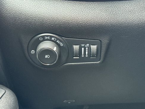 Used 2024 Jeep Compass Trailhawk image 30