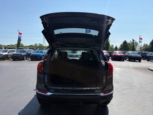 Used 2019 GMC Terrain SLT w/ Preferred Package FWD image 16