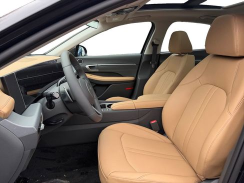 New 2026 Hyundai Sonata Limited FWD image 9
