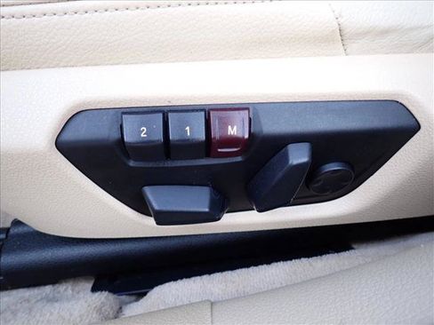 Used 2013 BMW 328i xDrive Sedan AWD/4WD image 12