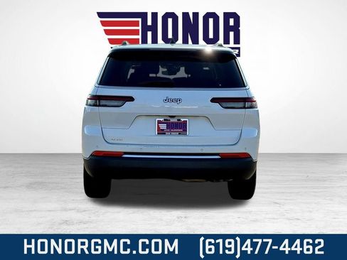 Used 2023 Jeep Grand Cherokee L Laredo image 4