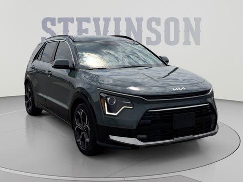 Used 2023 Kia Niro EX Touring FWD image 7