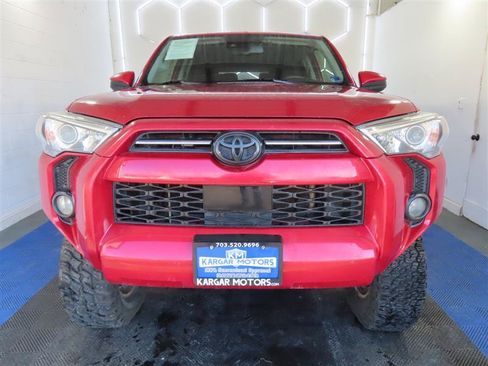 Used 2020 Toyota 4Runner SR5 AWD/4WD image 3