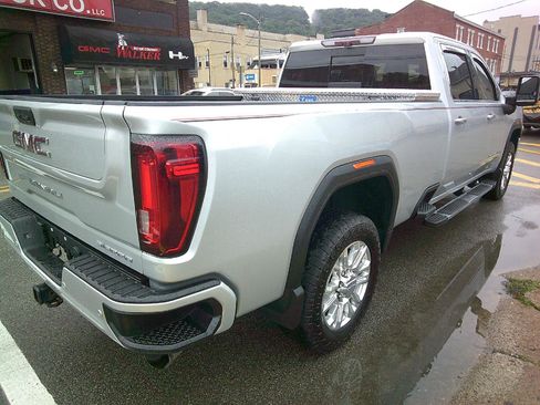 Used 2022 GMC Sierra 3500 Denali w/ Technology Package image 6