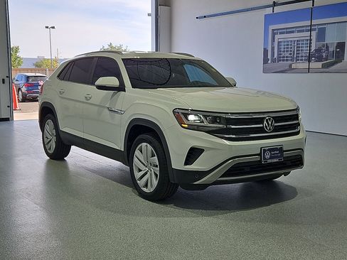 Used 2022 Volkswagen Atlas Cross Sport SE AWD/4WD image 2