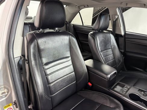 Used 2017 Toyota Camry XLE w/ Moonroof Package FWD image 24