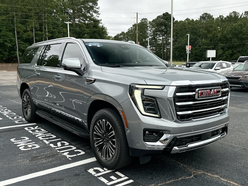 Used 2025 GMC Yukon XL Elevation RWD image 2