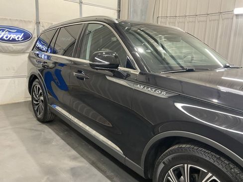 Used 2025 Lincoln Aviator Premiere image 4