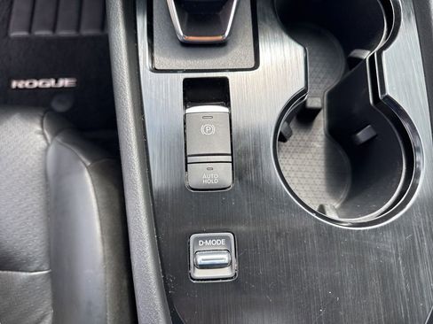 Used 2023 Nissan Rogue SV w/ SV Premium B Package FWD image 37
