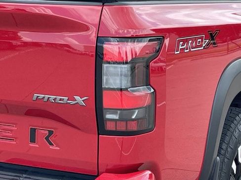Used 2022 Nissan Frontier Pro-X RWD image 6