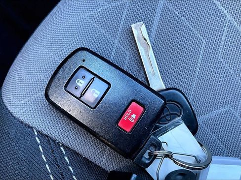 Used 2020 Toyota Tacoma TRD Sport image 14