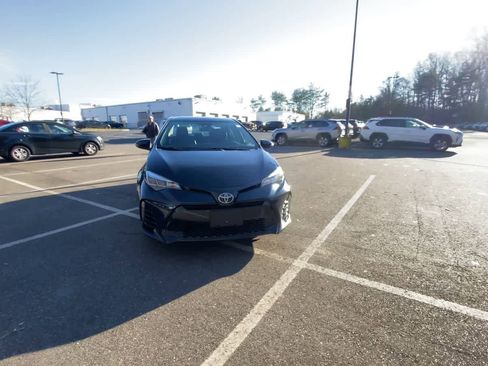 Used 2017 Toyota Corolla SE image 3