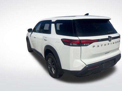 Certified 2025 Nissan Pathfinder S FWD image 4
