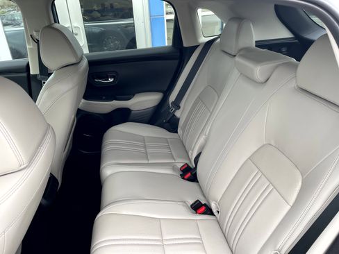 Used 2025 Honda HR-V EX-L image 10