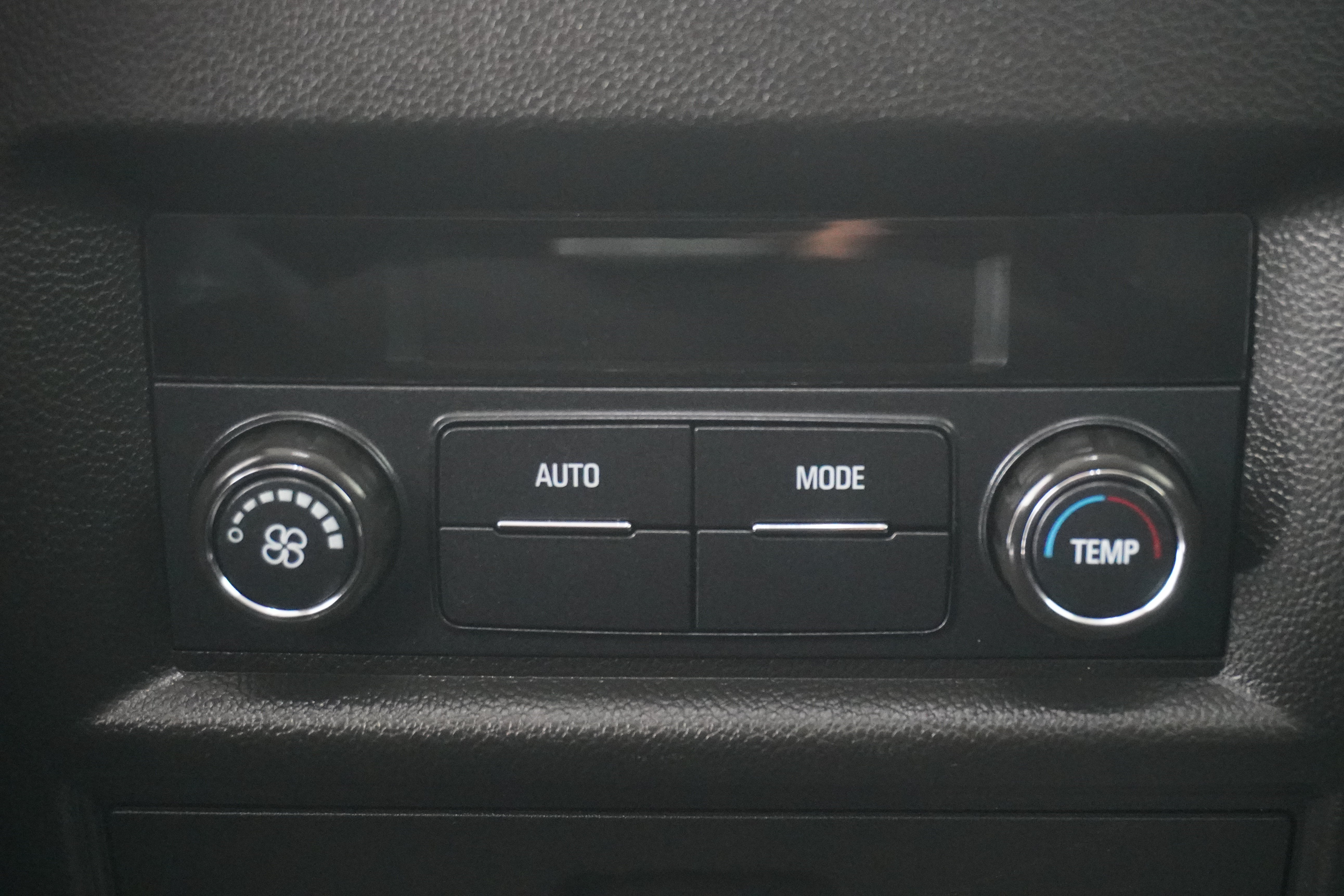 Used 2020 Chevrolet Traverse LT FWD image 14