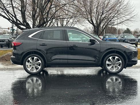 Certified 2025 Ford Escape Platinum image 8