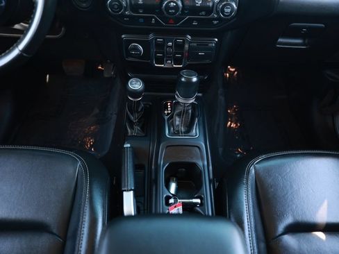 Used 2022 Jeep Wrangler Unlimited Sahara AWD/4WD image 33