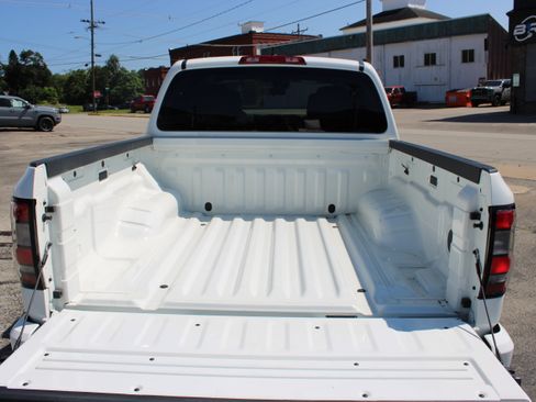 Certified 2025 Nissan Frontier SV AWD/4WD image 5