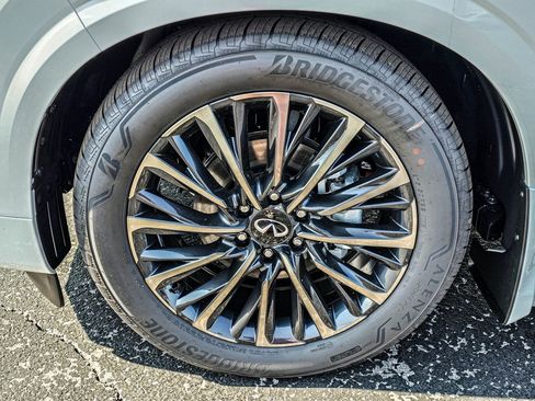 New 2026 INFINITI QX80 Autograph w/ Premium Cargo Package image 7