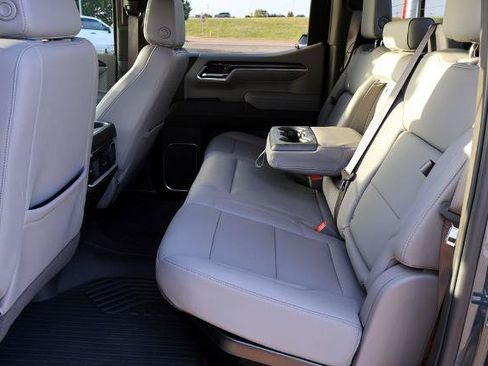 Used 2025 Chevrolet Silverado 1500 LTZ AWD/4WD image 16