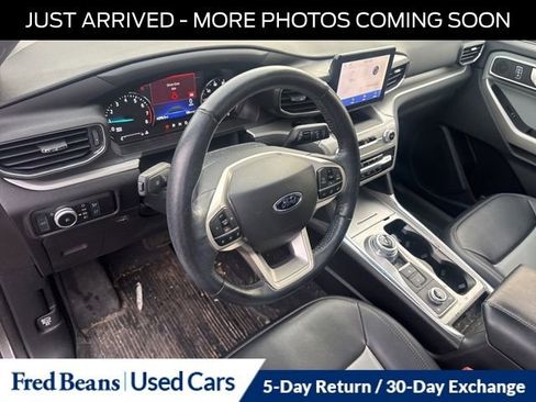 Used 2022 Ford Explorer XLT w/ Equipment Group 202A image 11