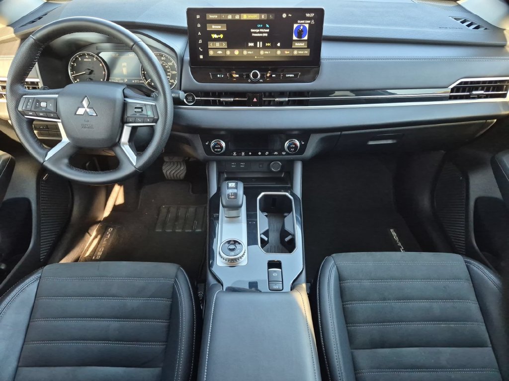 Used 2025 Mitsubishi Outlander SE AWD/4WD image 26