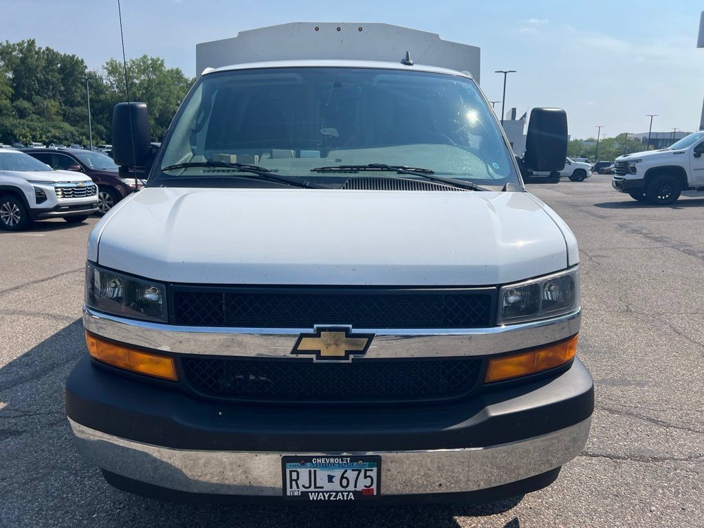 Used 2024 Chevrolet Express 3500 w/ Power Convenience Package RWD image 18