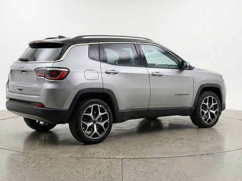 Used 2025 Jeep Compass Limited image 9