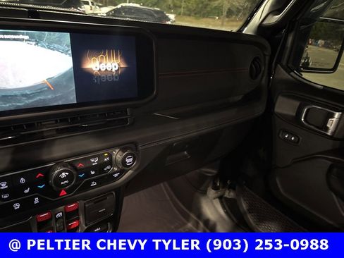 Used 2024 Jeep Wrangler Rubicon w/ XTREMEE 35" Tire Package image 17