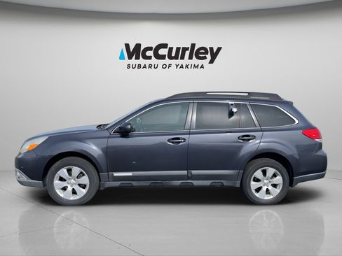 Used 2010 Subaru Outback 2.5i Limited w/ Popular Equipment Group 2A image 4