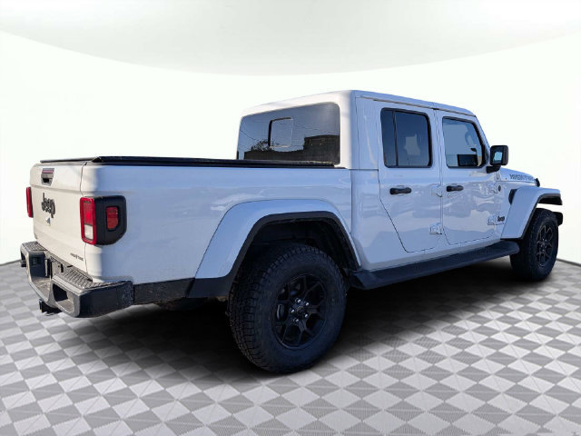 Used 2025 Jeep Gladiator Sport AWD/4WD image 3
