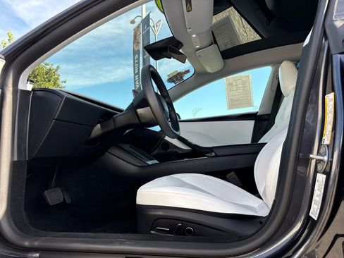 Used 2025 Tesla Model 3 Long Range image 10