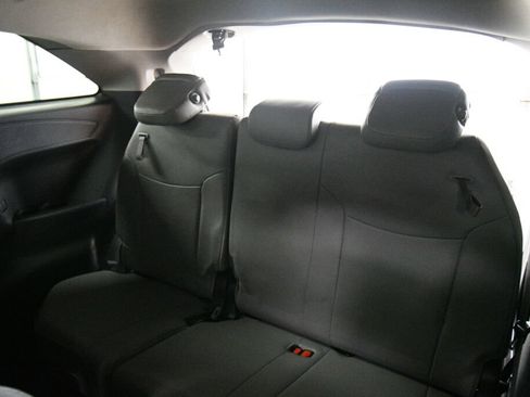 Used 2025 Toyota Sienna XLE FWD image 23